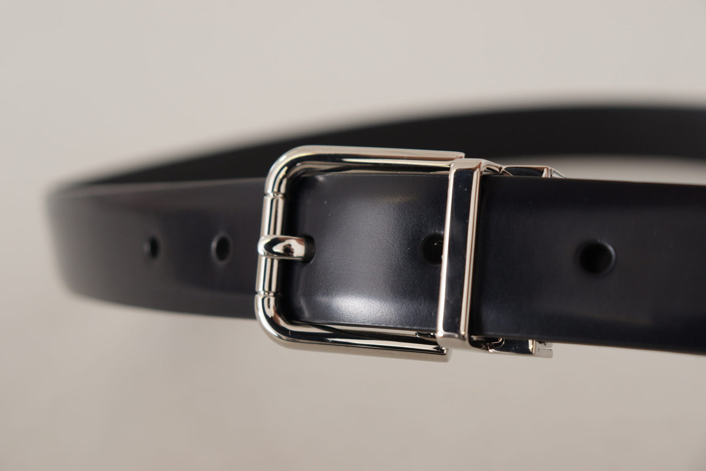 Dolce &amp; Gabbana Elegant Black Leather Belt with Metal Buckle